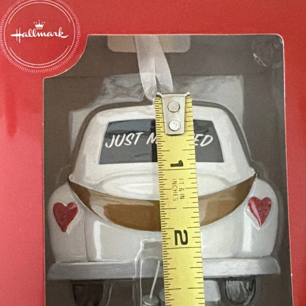 Hallmark JUST MARRIED Car with Cans Ornament - New in Box - Easy to Personalize
